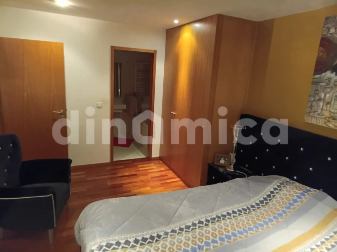 Apartamento T3 para Venda em Vilar de Pinheiro Foto 6