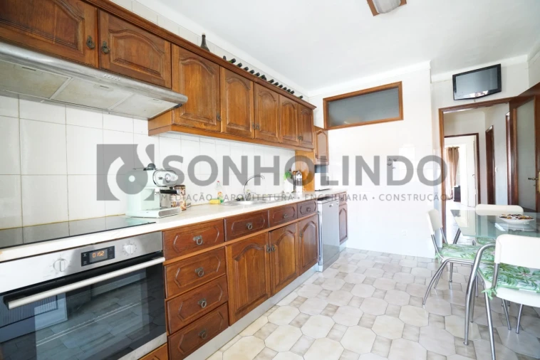 Apartamento T2 para Venda em Cidade da Maia Foto 2