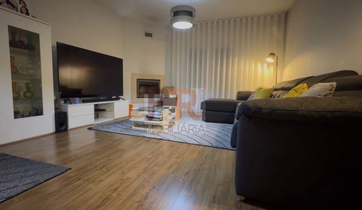 Moradia T3 para Venda em Quinta do Conde Foto 9