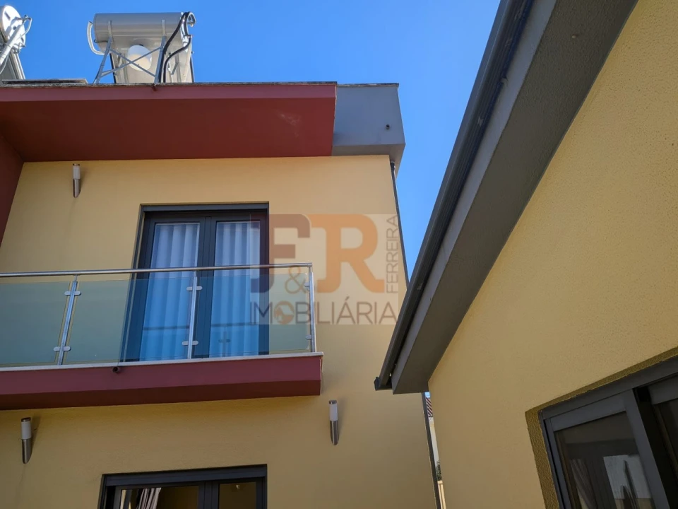 Moradia T3 para Venda em Quinta do Conde Foto 32