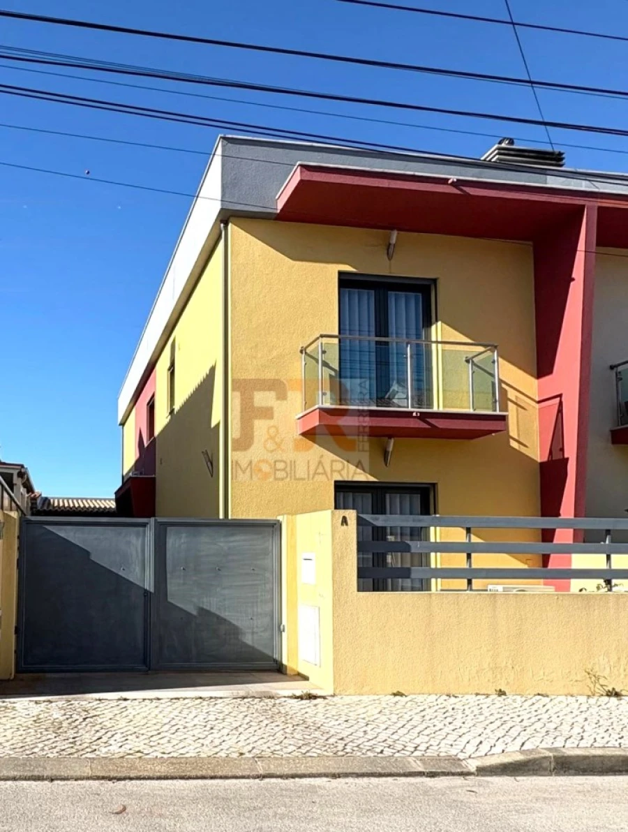 Moradia T3 para Venda em Quinta do Conde Foto 5