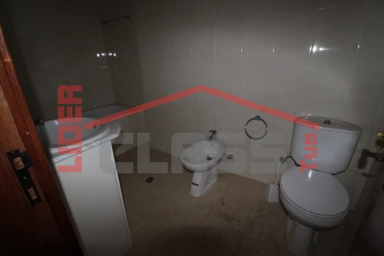 Moradia T1 para Venda em Agrobom, Saldonha e Vale Pereiro Foto 7