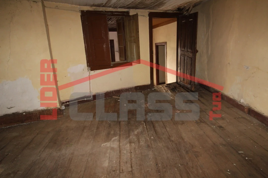 Moradia T2 para Venda em Açoreira Foto 5