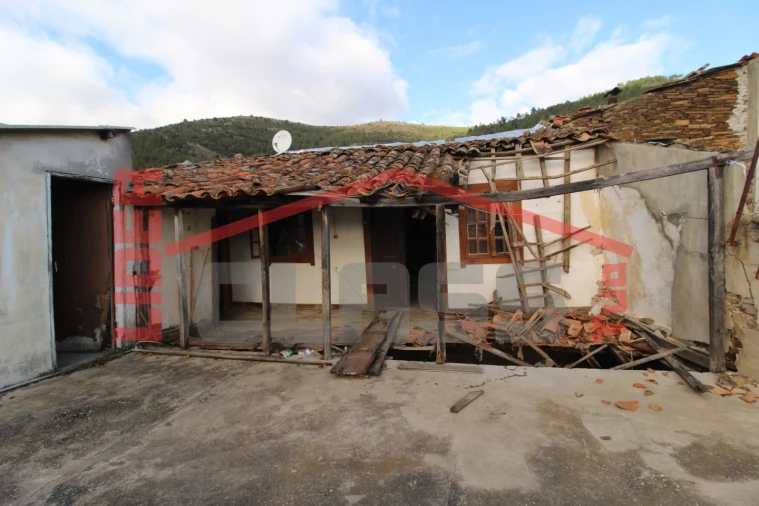 Moradia T2 para Venda em Açoreira Foto 7