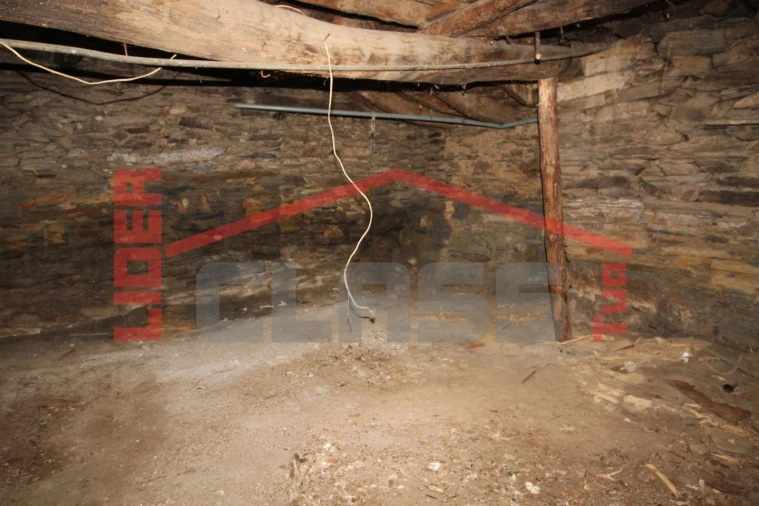 Moradia T2 para Venda em Açoreira Foto 14