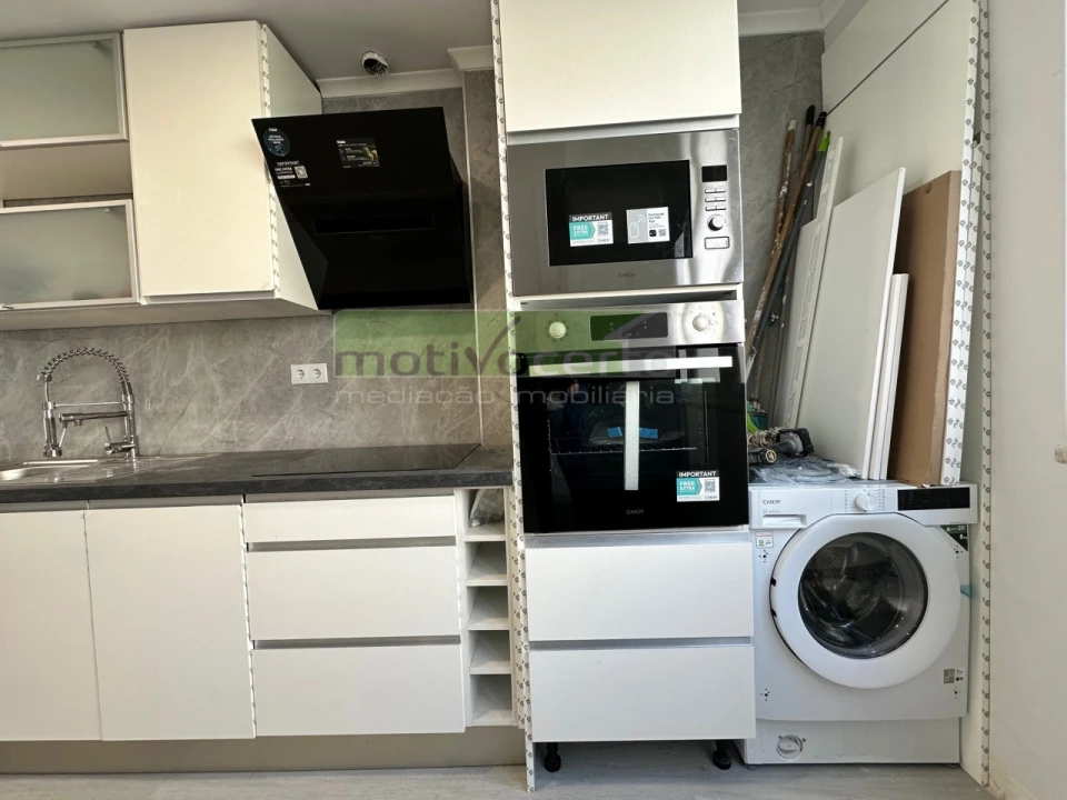 Apartamento T2 para Venda em Benfica Foto 4