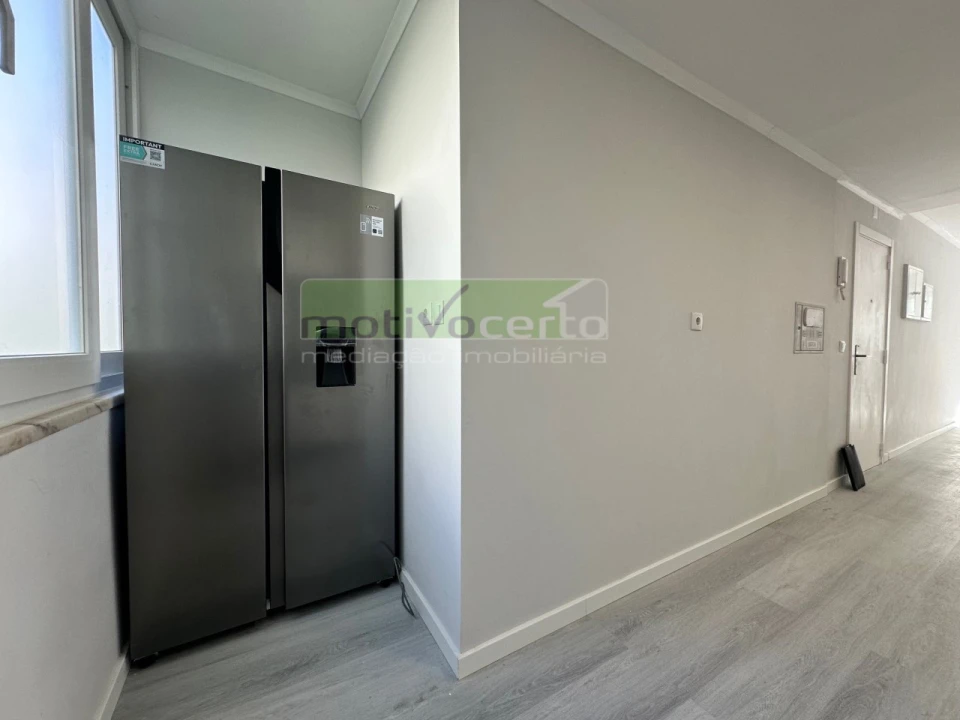 Apartamento T2 para Venda em Benfica Foto 6