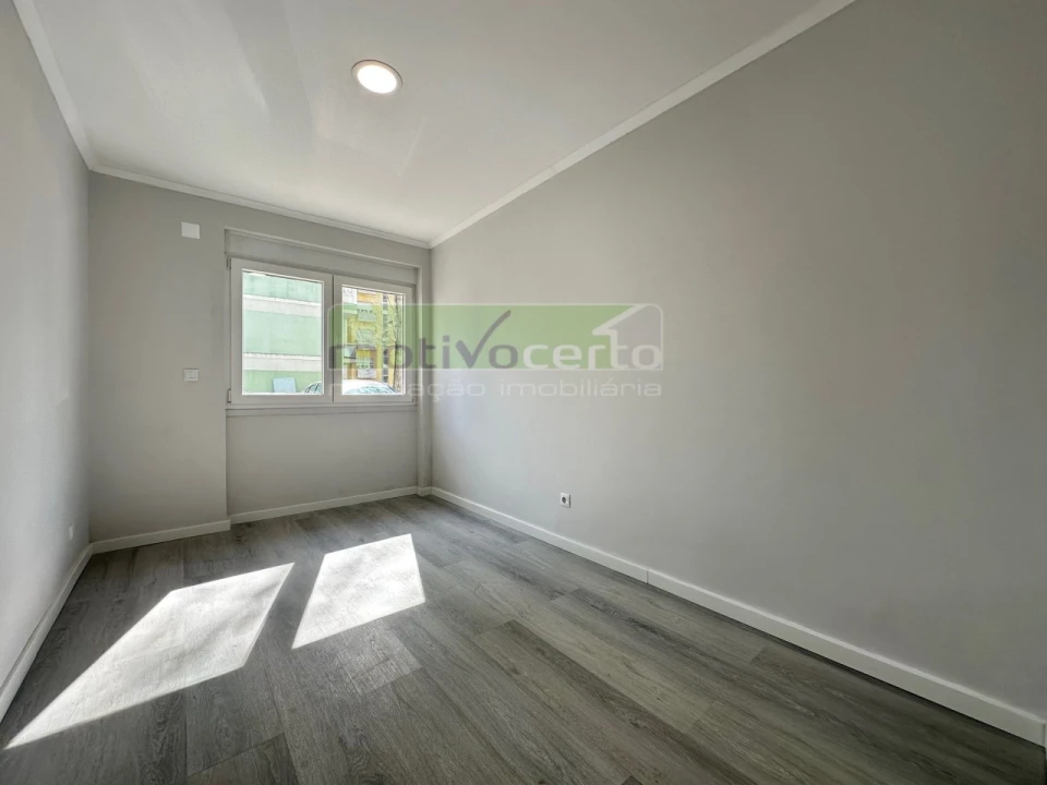 Apartamento T2 para Venda em Benfica Foto 10