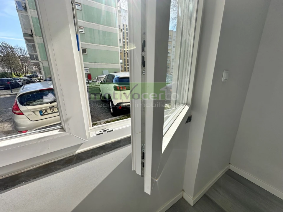 Apartamento T2 para Venda em Benfica Foto 12