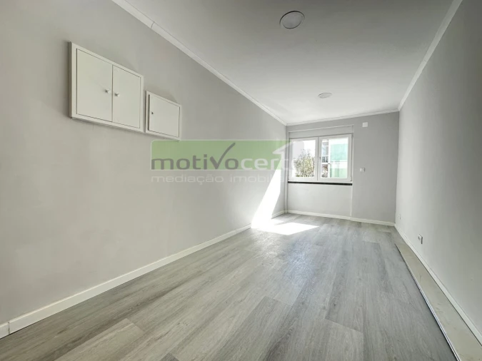 Apartamento T2 para Venda em Benfica Foto 7