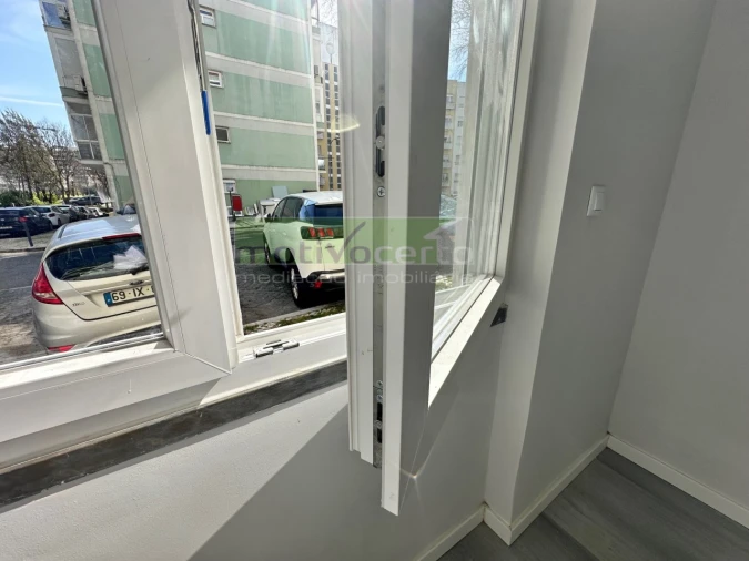 Apartamento T2 para Venda em Benfica Foto 12