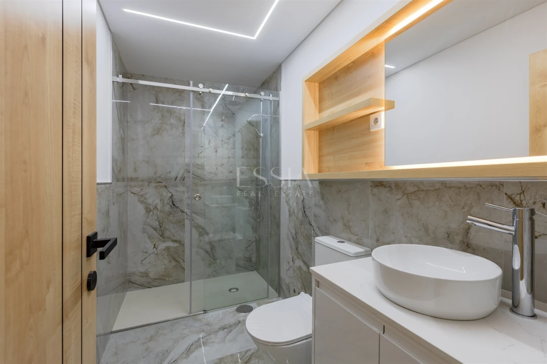 Apartamento T2 para Venda em Cedofeita, Santo Ildefonso, Sé, Miragaia, São Nicolau e Vitória Foto 24
