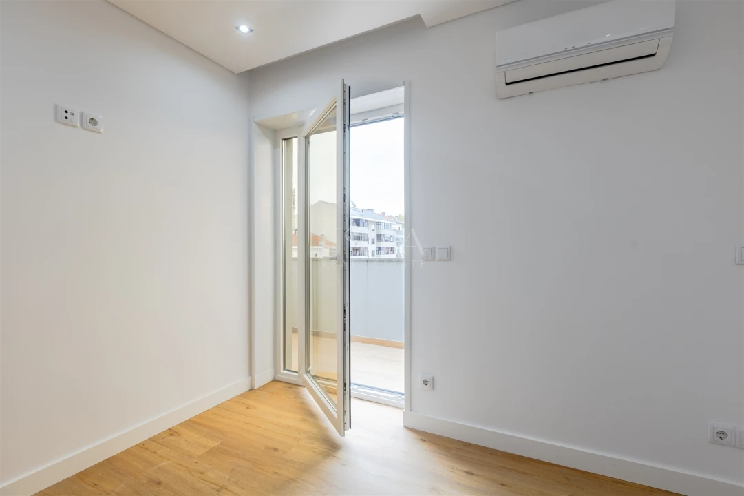 Apartamento T2 para Venda em Cedofeita, Santo Ildefonso, Sé, Miragaia, São Nicolau e Vitória Foto 23