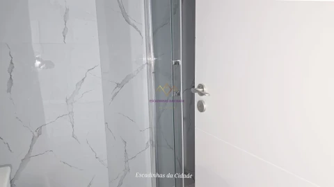 Apartamento T2 para Venda em Benfica