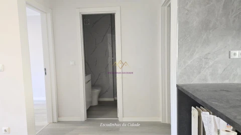 Apartamento T2 para Venda em Benfica