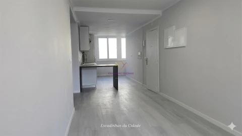 Apartamento T2 para Venda em Benfica