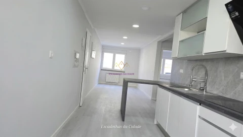 Apartamento T2 para Venda em Benfica