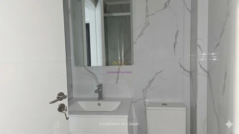 Apartamento T2 para Venda em Benfica