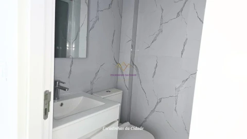 Apartamento T2 para Venda em Benfica