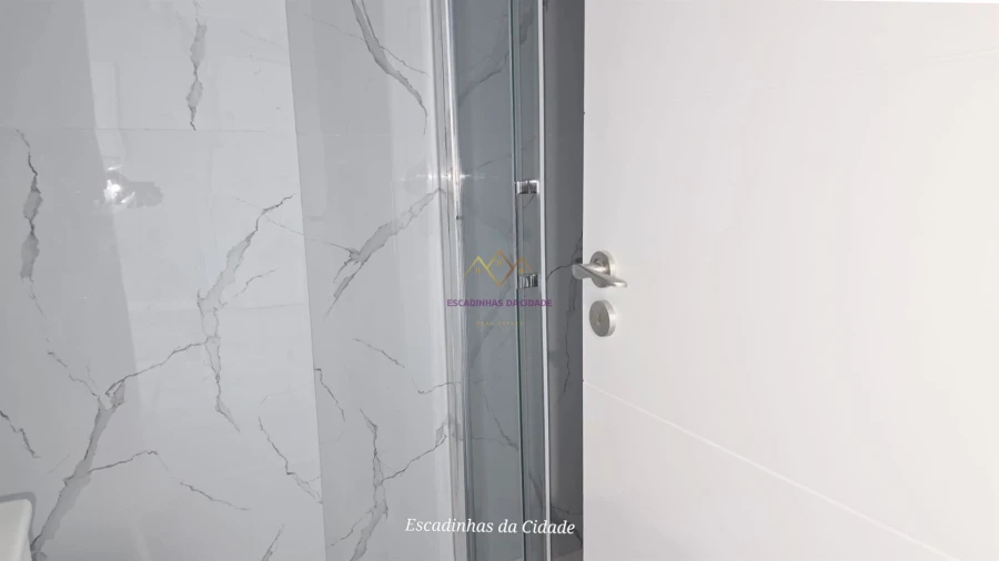 Apartamento T2 para Venda em Benfica Foto 24