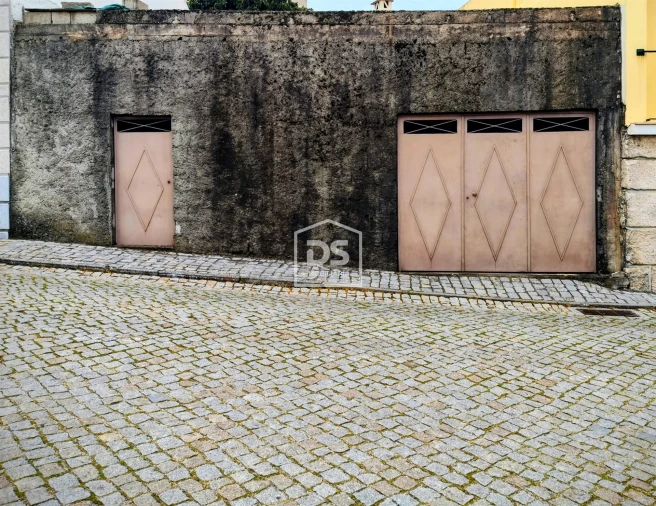 Garagem para Venda em Lajeosa do Mondego Foto 1
