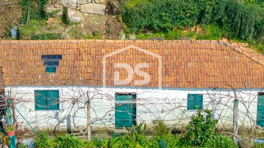 Moradia T1 para Venda em Sobrado e Bairros