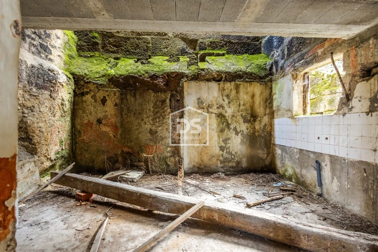 Moradia T2 para Venda em Cinfães Foto 17