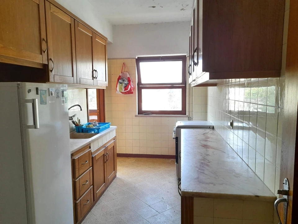 Apartamento T3 para Venda em Santo Antonio dos Olivais Foto 1