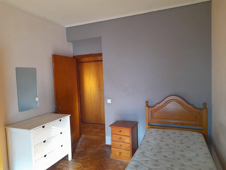 Apartamento T3 para Venda em Santo Antonio dos Olivais Foto 9