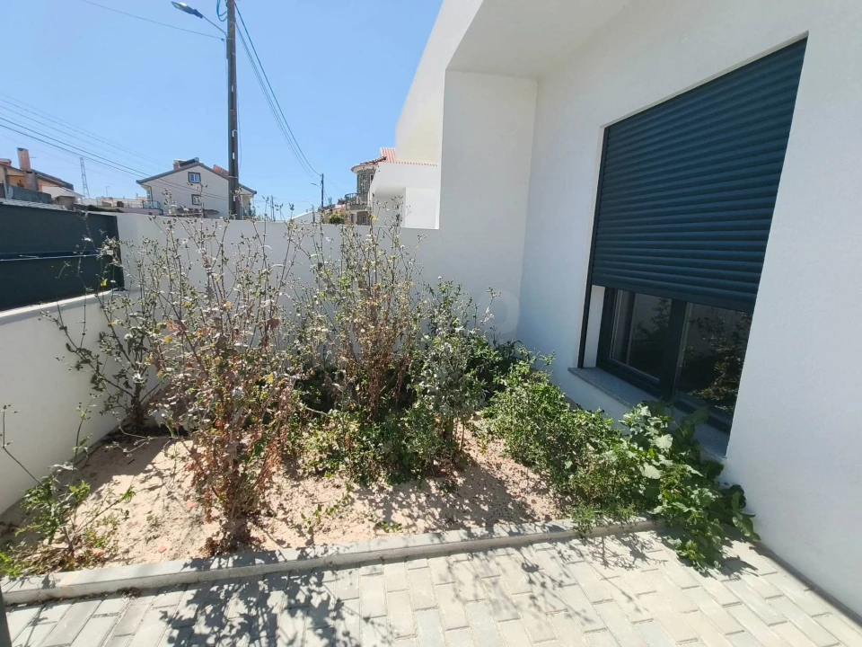 Moradia T3 para Venda em Fernao Ferro Foto 29