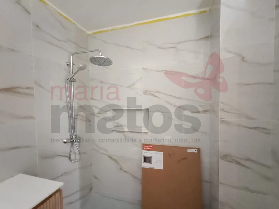 Moradia T3 para Venda em Atouguia da Baleia Foto 21