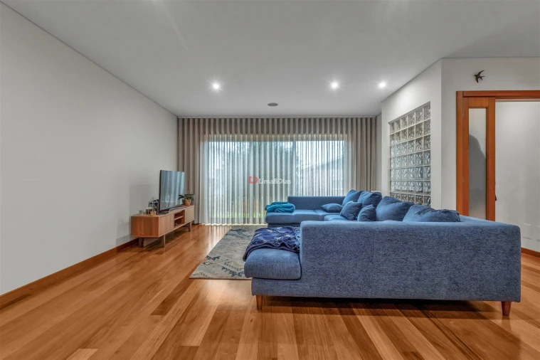 Moradia T3 para Venda em Gulpilhares e Valadares Foto 2