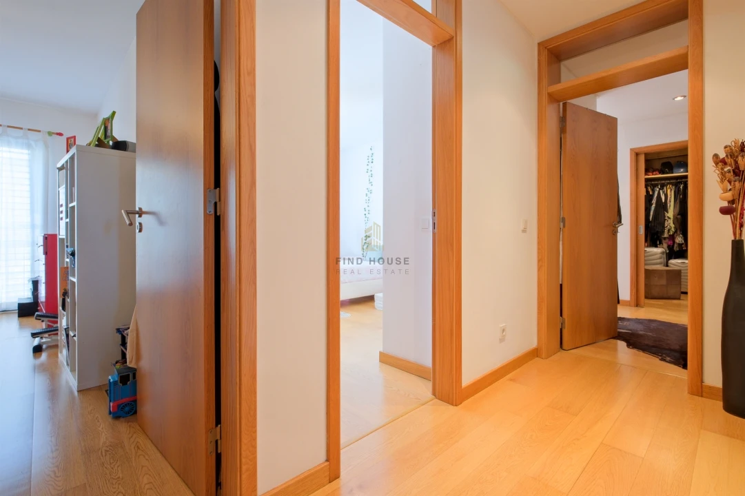 Apartamento T3 para Venda em Parque das Nações Foto 16