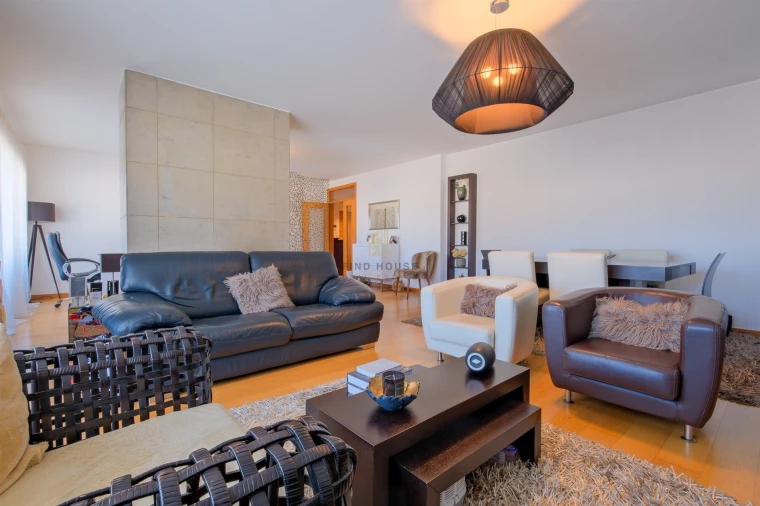 Apartamento T3 para Venda em Parque das Nações Foto 11