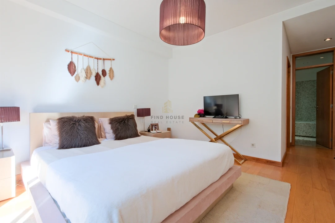 Apartamento T3 para Venda em Parque das Nações Foto 30