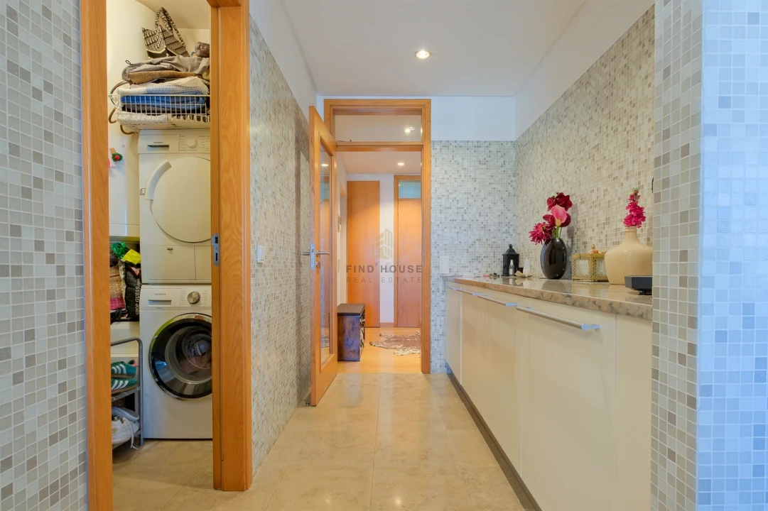 Apartamento T3 para Venda em Parque das Nações Foto 37