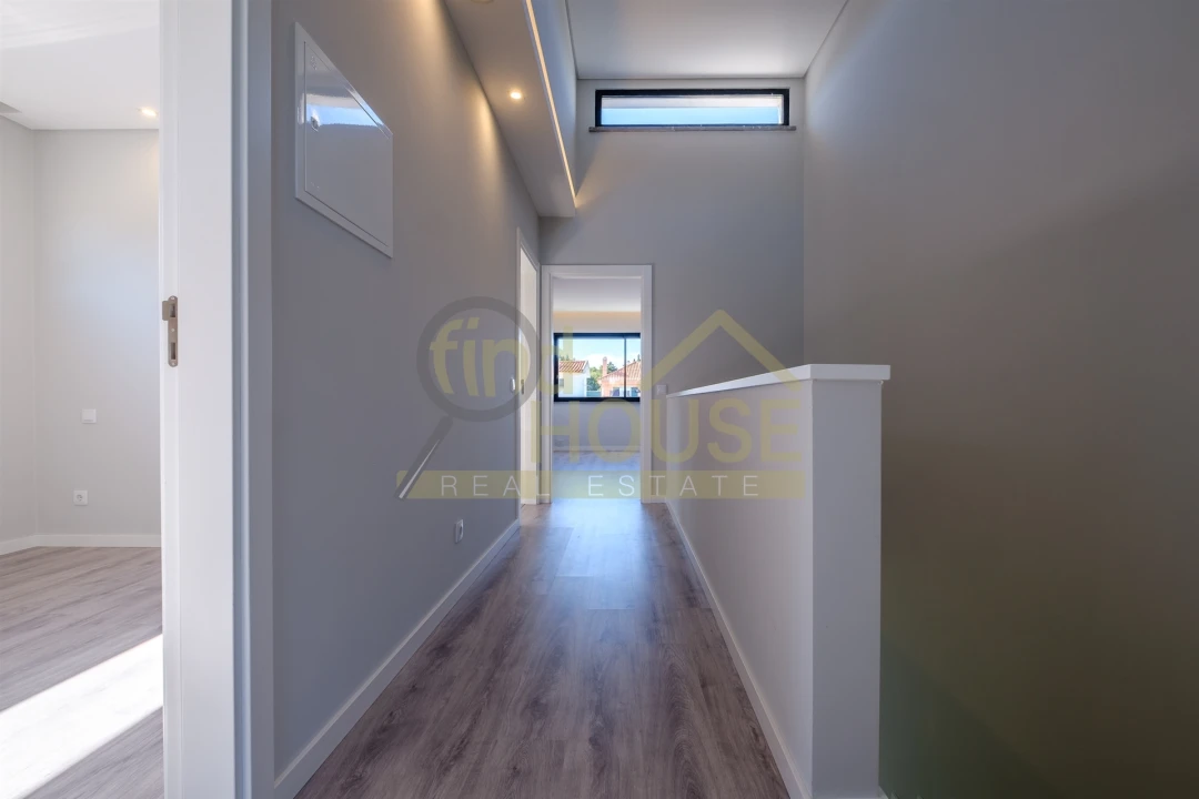 Moradia T3 para Arrendamento em Alcabideche Foto 16