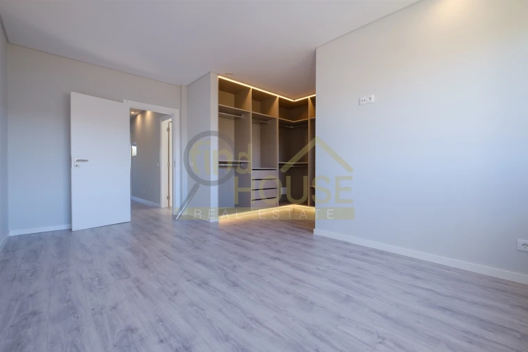 Moradia T3 para Arrendamento em Alcabideche Foto 23