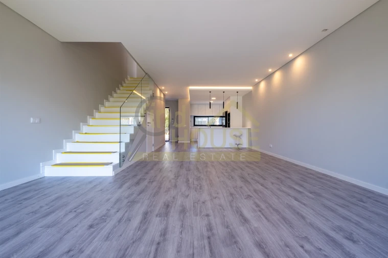 Moradia T3 para Arrendamento em Alcabideche Foto 12