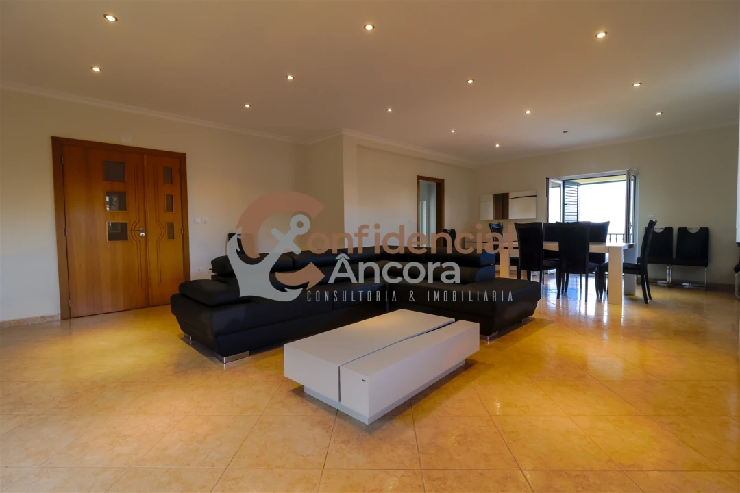 Moradia T4 para Venda em Gouveia (São Pedro e São Julião) Foto 1