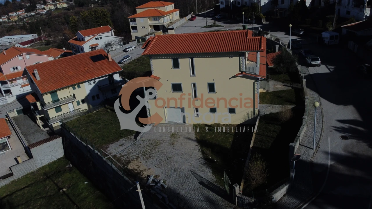 Moradia T4 para Venda em Gouveia (São Pedro e São Julião) Foto 61