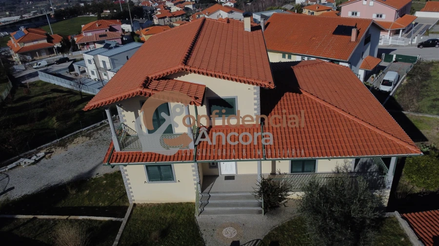 Moradia T4 para Venda em Gouveia (São Pedro e São Julião) Foto 59