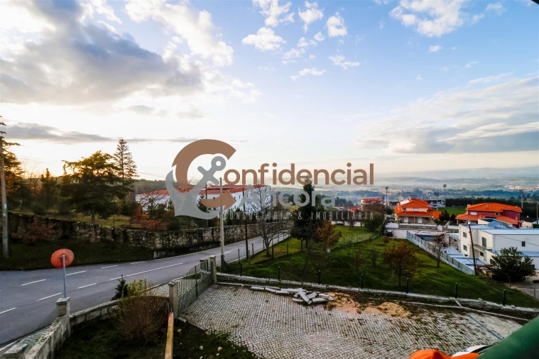 Moradia T4 para Venda em Gouveia (São Pedro e São Julião) Foto 48