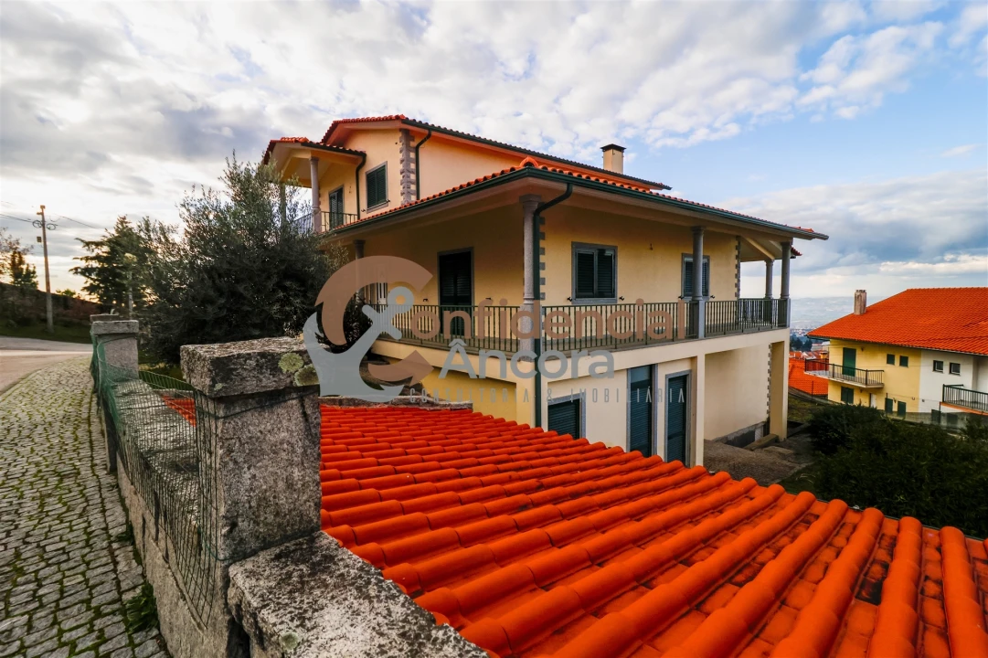 Moradia T4 para Venda em Gouveia (São Pedro e São Julião) Foto 11