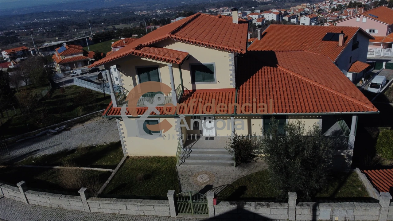 Moradia T4 para Venda em Gouveia (São Pedro e São Julião) Foto 66