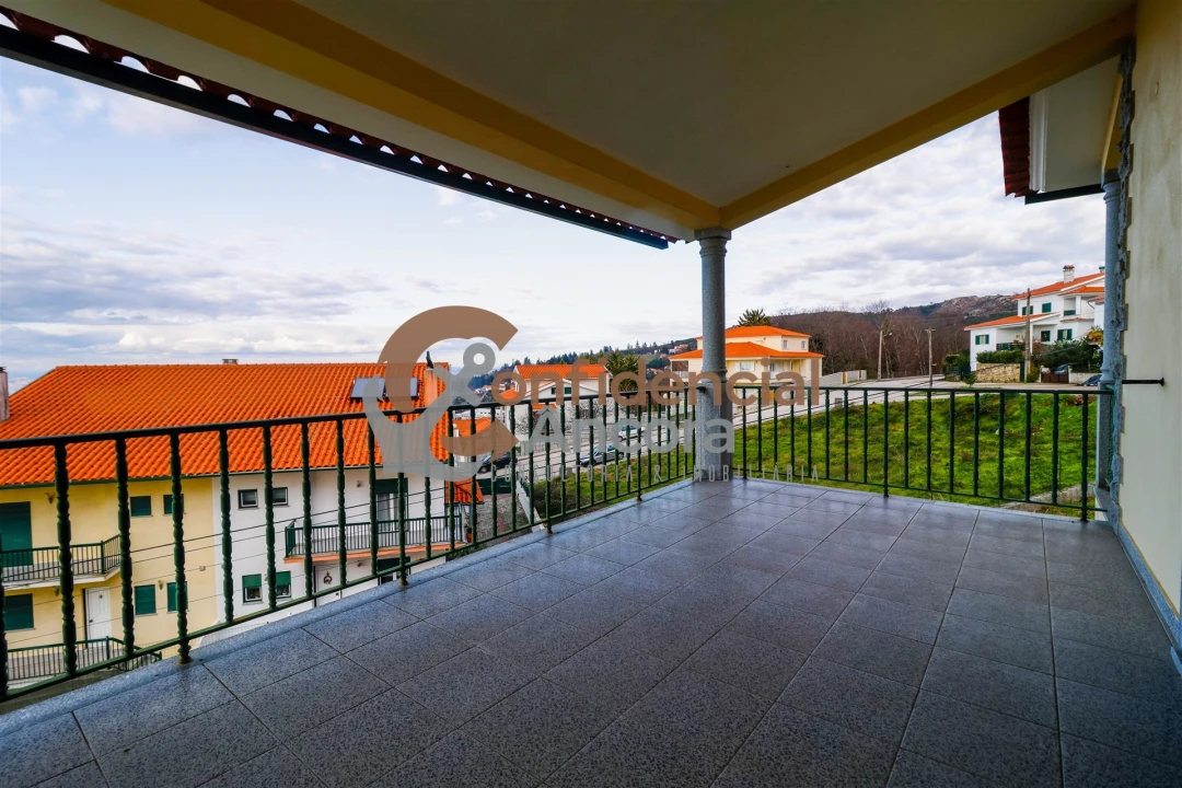 Moradia T4 para Venda em Gouveia (São Pedro e São Julião) Foto 24