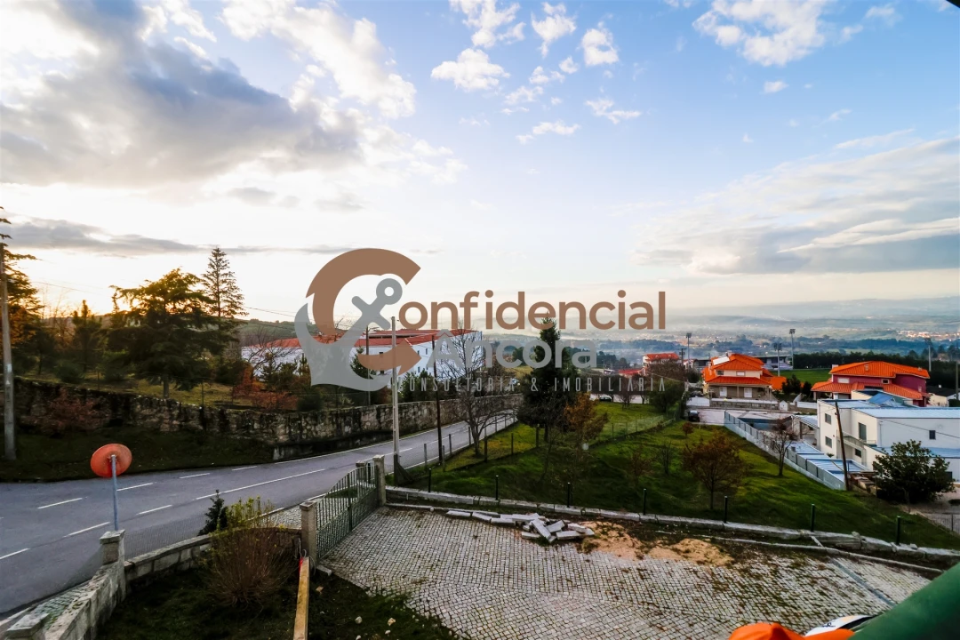 Moradia T4 para Venda em Gouveia (São Pedro e São Julião) Foto 48