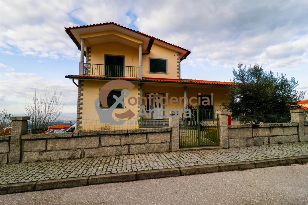 Moradia T4 para Venda em Gouveia (São Pedro e São Julião) Foto 10