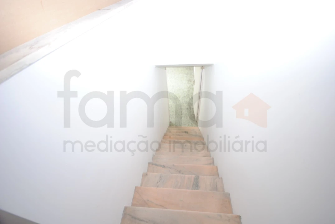 Loja para Venda em Areeiro Foto 16