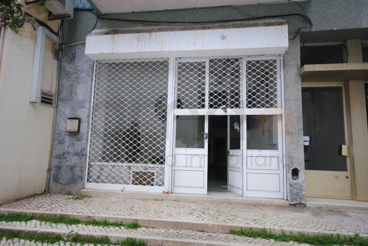 Loja para Venda em Areeiro